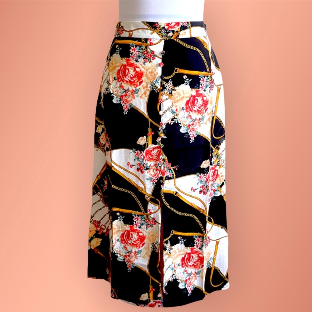 NWT GILLI Buttoned Black Multi Color Print Floral Chain Midi Skirt